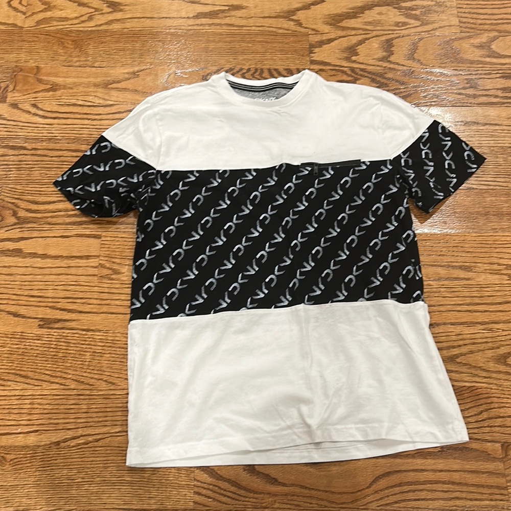 T shirt Dkny size s good condition men